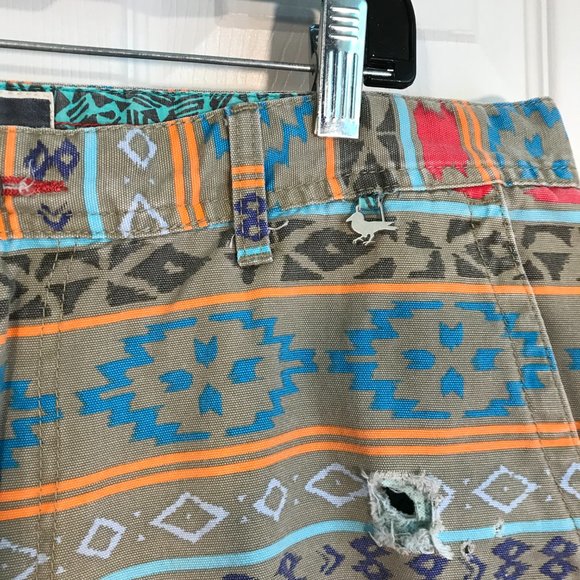 Modern Amusement Aztec / Southwestern Pattern Shorts  SZ 36 ( 38 X 10) DENIM - Picture 5 of 9